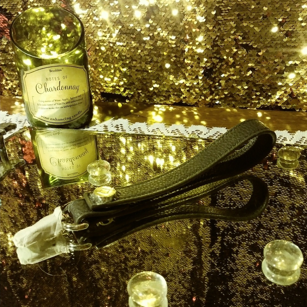 Jewell brand wristlet strap